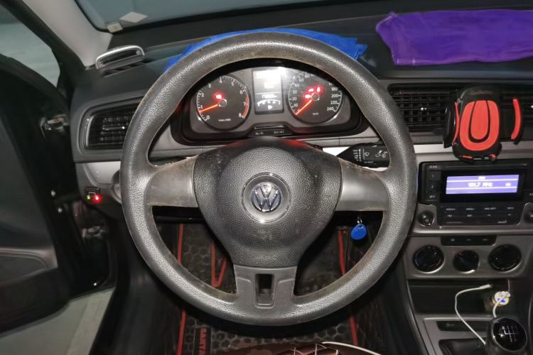 Used Volkswagen Lavida 2013 Revised Classic 1.6L Manual Fashion Edition Steering Wheel