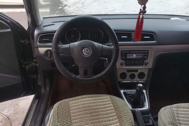 Used Volkswagen Lavida 2013 Revised Version 1.4 TSI Manual Comfort Edition Steering Wheel