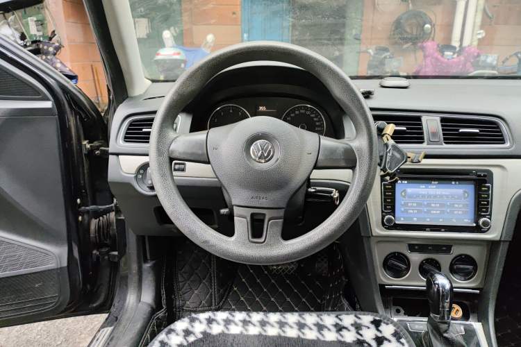 Used Volkswagen Lavida 2013 Restyled Classic 1.6L Automatic Comfort Edition Steering Wheel