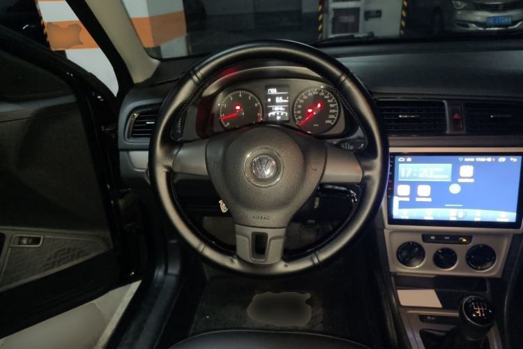 Used Volkswagen Lavida 2013 Revised Classic 1.6L Manual Fashion Edition Steering Wheel