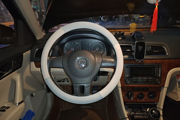Used Volkswagen Lavida 2013 1.4TSI Manual Comfort Edition Steering Wheel