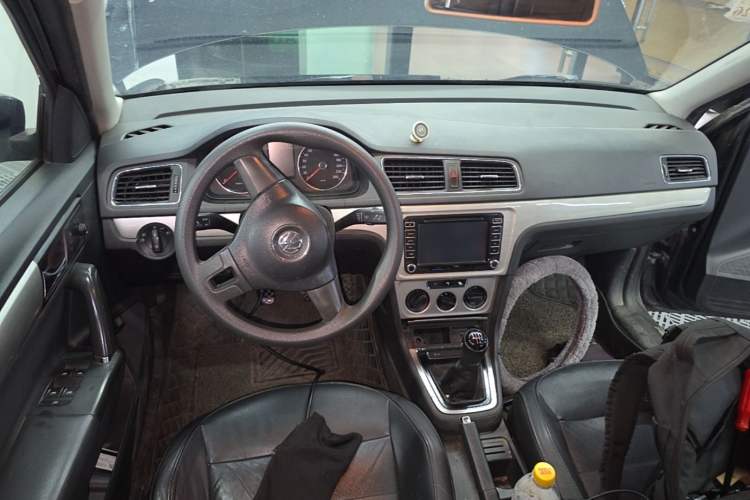 Used Volkswagen Lavida 2013 Restyled Classic 1.6L Manual Comfort Edition Steering Wheel
