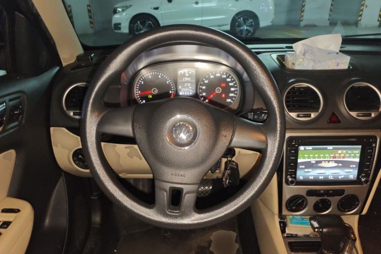 Used Volkswagen Lavida 2013 Classic 1.6L Automatic Fashion Edition Steering Wheel