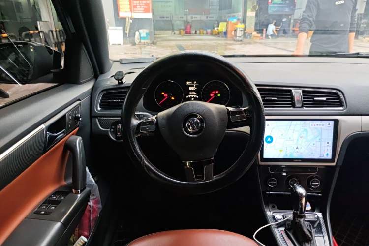 Used Volkswagen Lavida 2013 Revised Version 1.4 TSI DSG Luxury Edition Steering Wheel