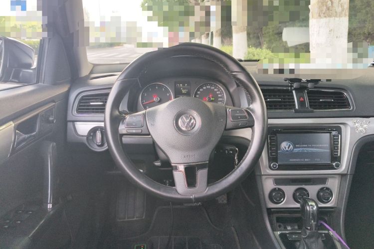 Used Volkswagen Lavida 2013 Revised Version 1.6L Automatic Luxury Edition Steering Wheel