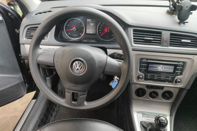 Used Volkswagen Lavida 2013 Restyled Classic 1.6L Manual Comfort Edition Steering Wheel