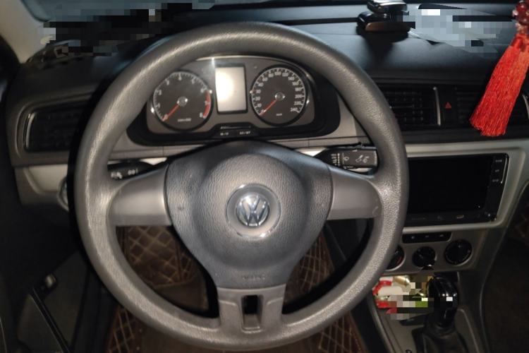 Used Volkswagen Lavida 2013 Revised Classic 1.6L Automatic Fashion Edition Steering Wheel