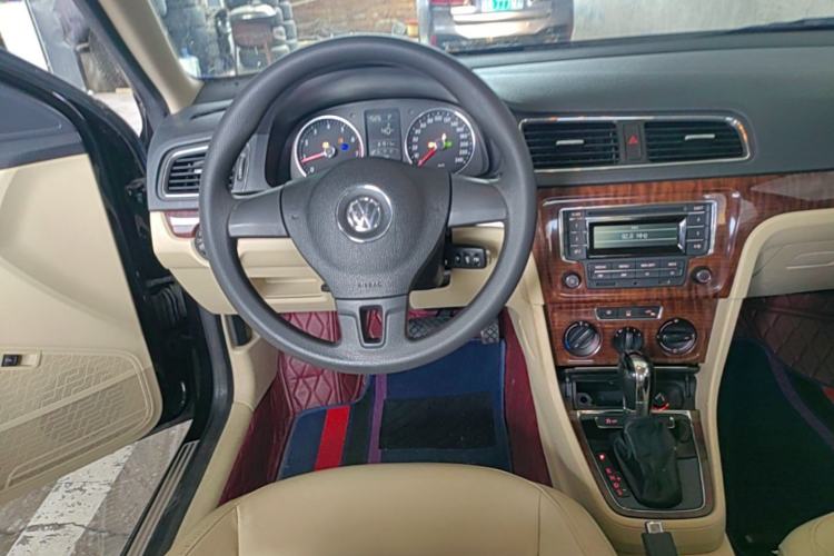 Used Volkswagen Lavida 2013 Restyled Classic 1.6L Automatic Comfort Edition Steering Wheel