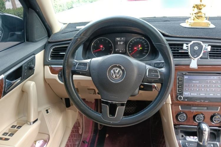 Used Volkswagen Lavida 2013 Revised Version 1.6L Automatic Luxury Edition Steering Wheel