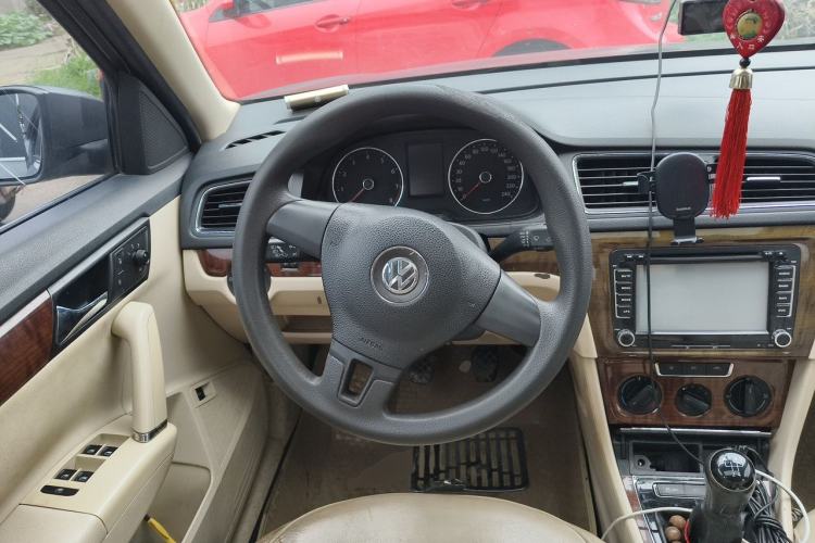 Used Volkswagen Lavida 2013 Restyled Classic 1.6L Manual Comfort Edition Steering Wheel