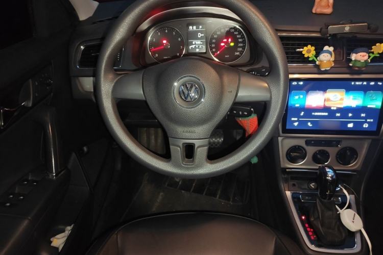 Used Volkswagen Lavida 2013 1.6L Automatic Comfort Edition Steering Wheel