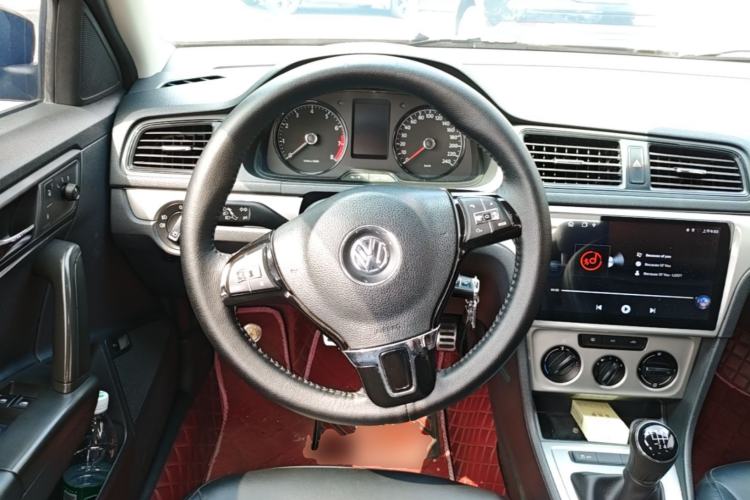 Used Volkswagen Lavida 2013 Revised Classic 1.6L Manual Fashion Edition Steering Wheel