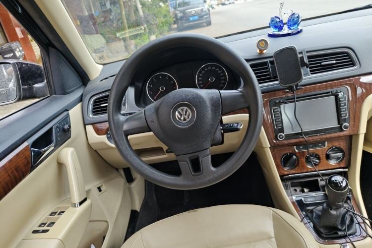 Used Volkswagen Lavida 2013 Restyled Classic 1.6L Manual Comfort Edition Steering Wheel