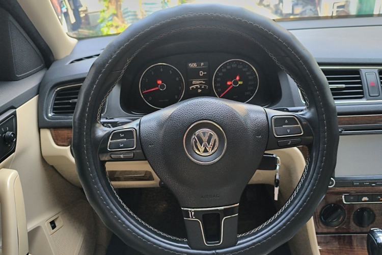 Used Volkswagen Lavida 2013 Revised Version 1.4 TSI DSG Comfort Edition Steering Wheel