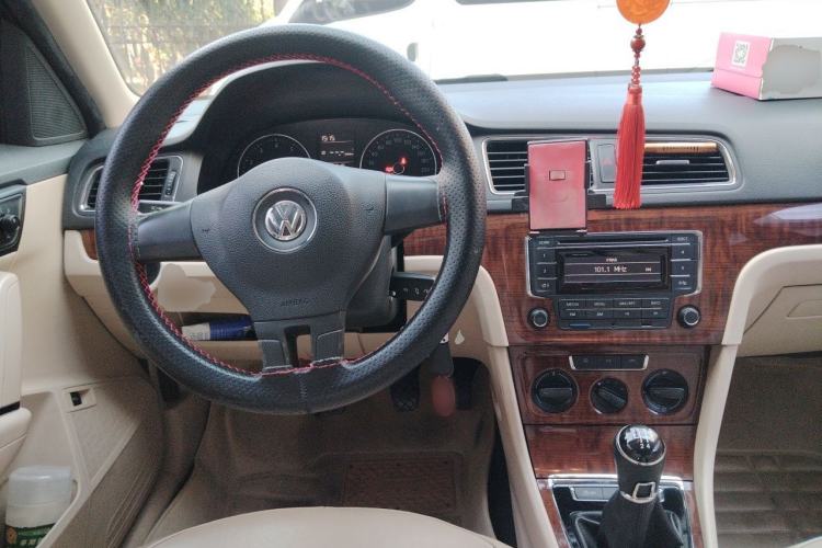 Used Volkswagen Lavida 2013 Restyled Classic 1.6L Manual Comfort Edition Steering Wheel