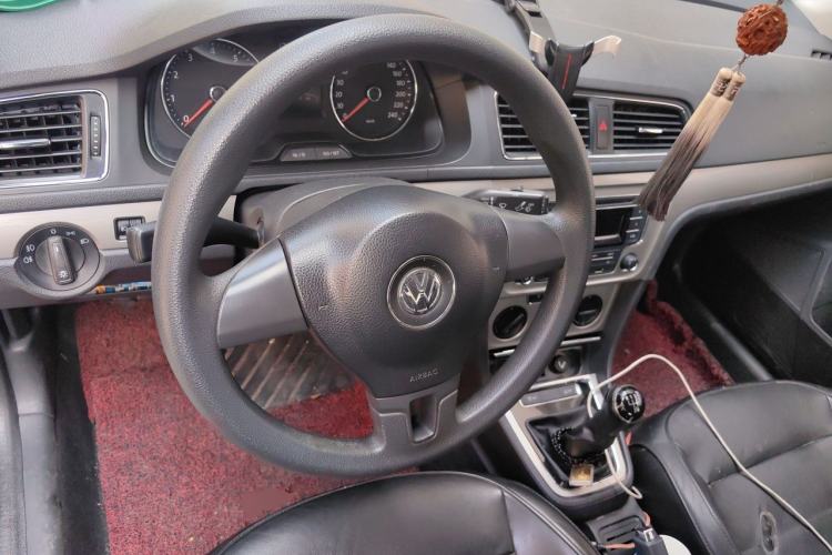 Used Volkswagen Lavida 2013 Restyled Classic 1.6L Manual Comfort Edition Steering Wheel
