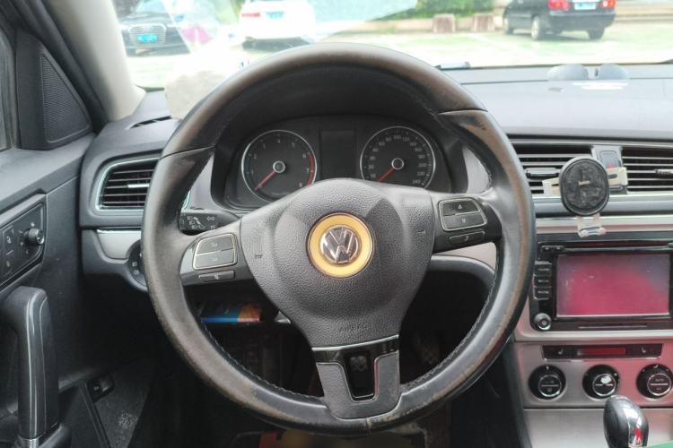 Used Volkswagen Lavida 2013 1.4 TSI DSG Luxury Navigation Edition Steering Wheel