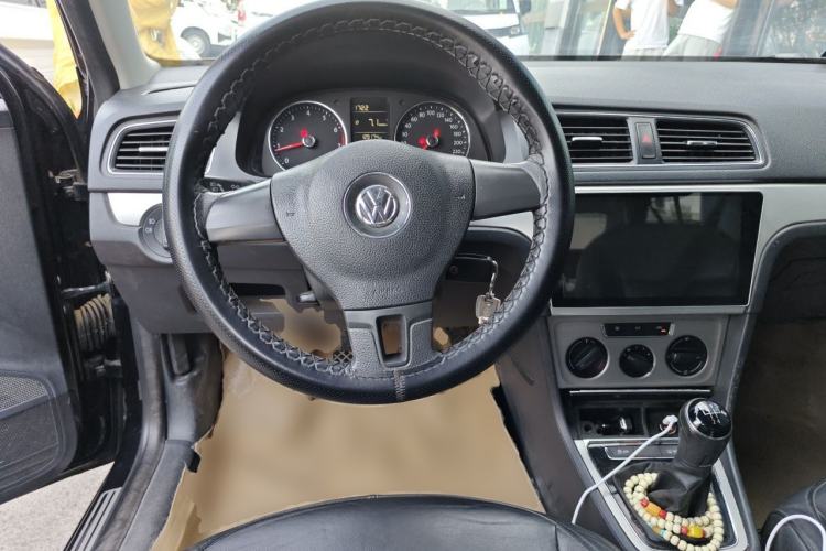 Used Volkswagen Lavida 2013 Restyled Classic 1.6L Manual Comfort Edition Steering Wheel