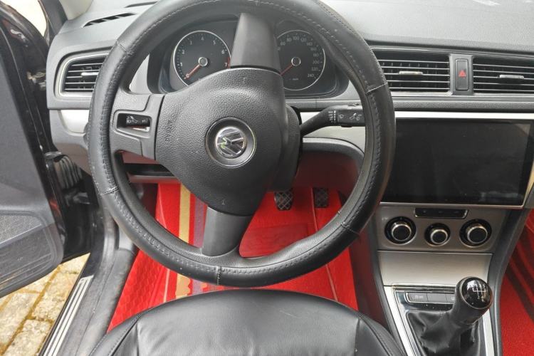 Used Volkswagen Lavida 2013 Restyled Classic 1.6L Manual Comfort Edition Steering Wheel