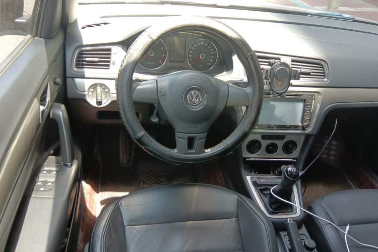 Used Volkswagen Lavida 2013 Restyled Classic 1.6L Manual Comfort Edition Steering Wheel