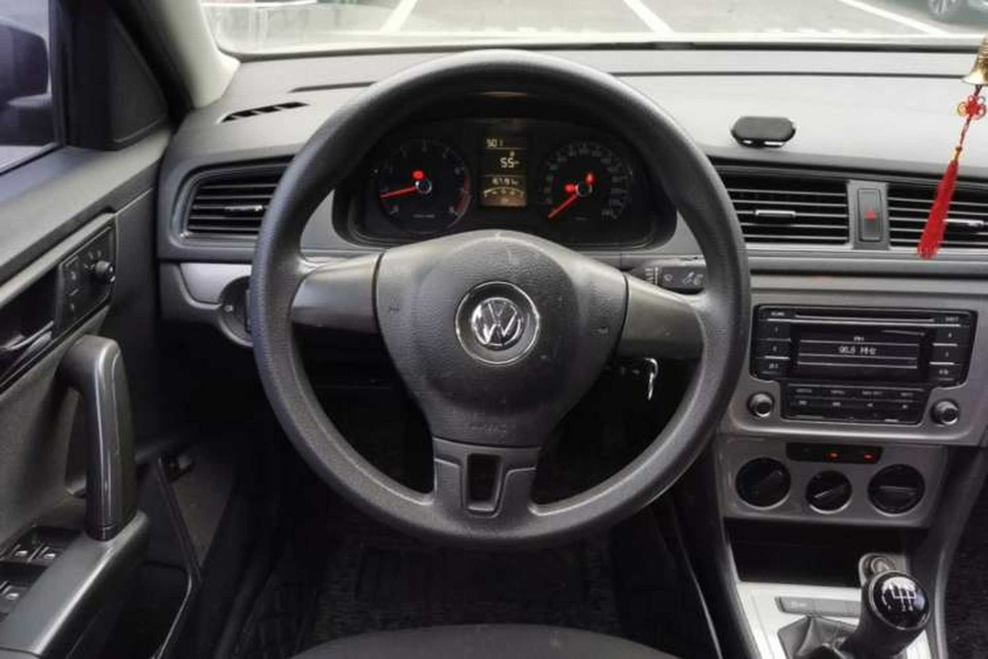 Used Volkswagen Lavida 2013 Revised Classic 1.6L Manual Fashion Edition Steering Wheel