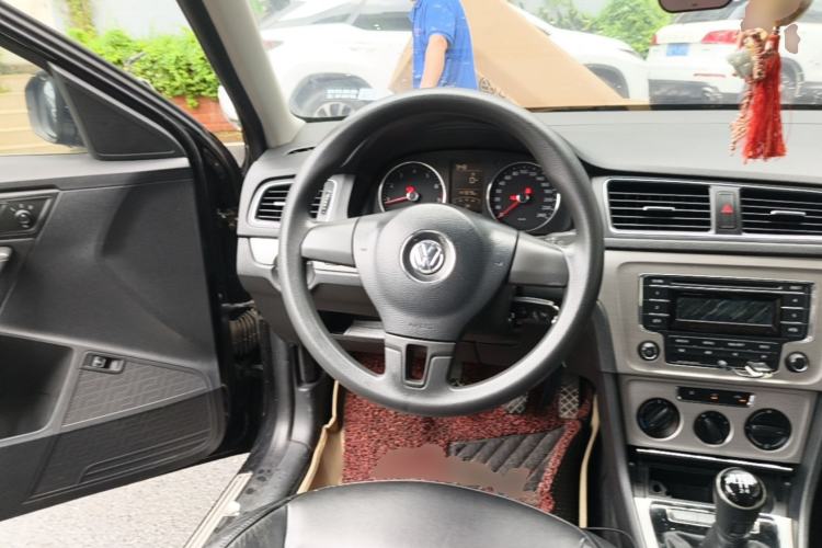 Used Volkswagen Lavida 2013 Restyled Classic 1.6L Manual Comfort Edition Steering Wheel