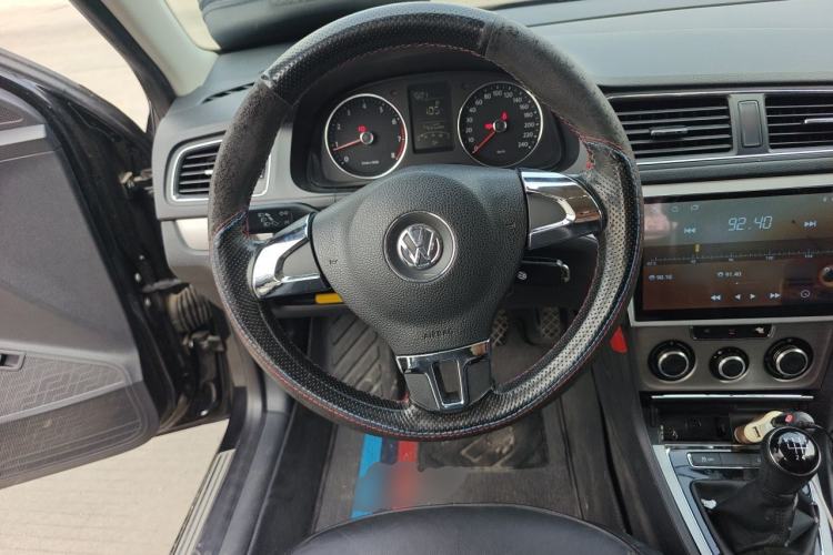 Used Volkswagen Lavida 2013 Restyled Classic 1.6L Manual Comfort Edition Steering Wheel