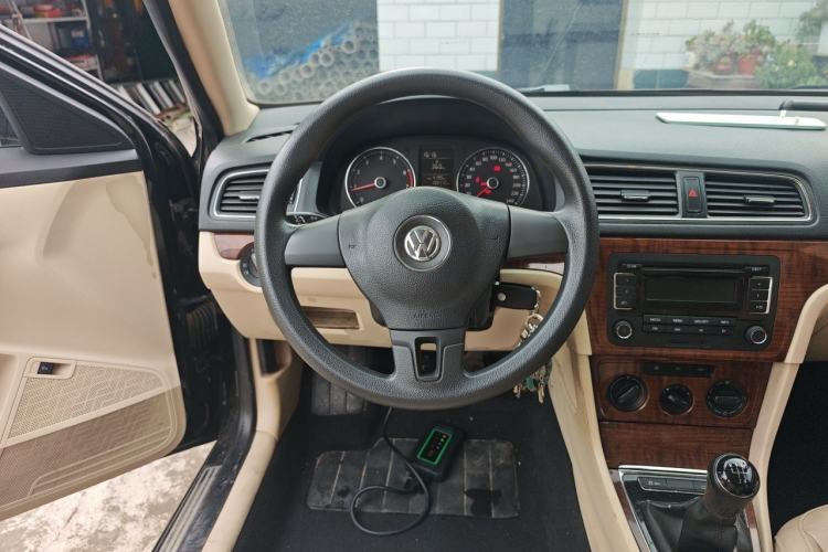 Used Volkswagen Lavida 2013 1.4TSI Manual Comfort Edition Steering Wheel