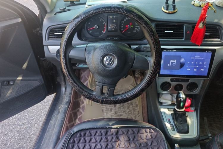 Used Volkswagen Lavida 2013 Revised Classic 1.6L Automatic Fashion Edition Steering Wheel