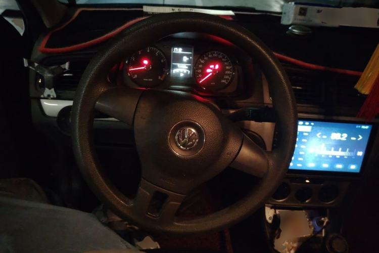 Used Volkswagen Lavida 2013 Revised Classic 1.6L Manual Fashion Edition Steering Wheel