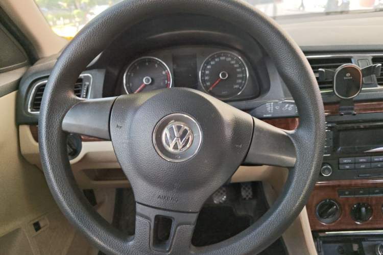Used Volkswagen Lavida 2013 1.4TSI Manual Comfort Edition Steering Wheel