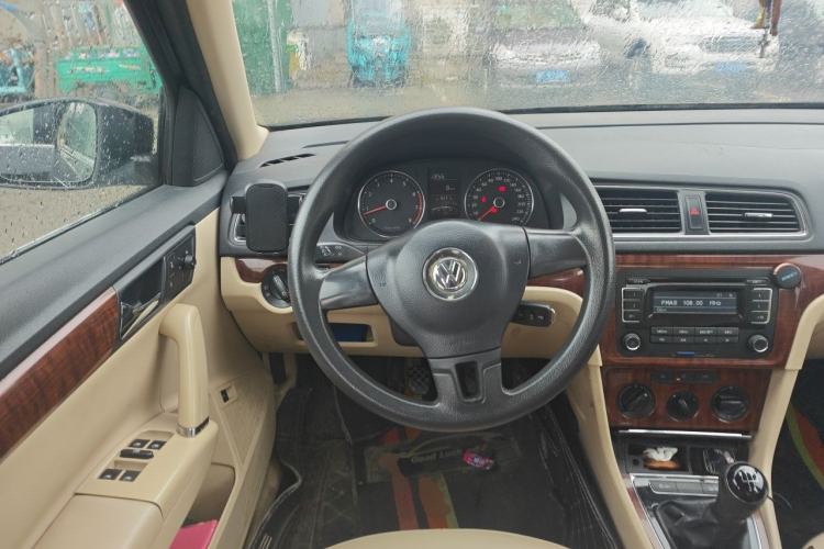 Used Volkswagen Lavida 2013 1.4TSI Manual Comfort Edition Steering Wheel