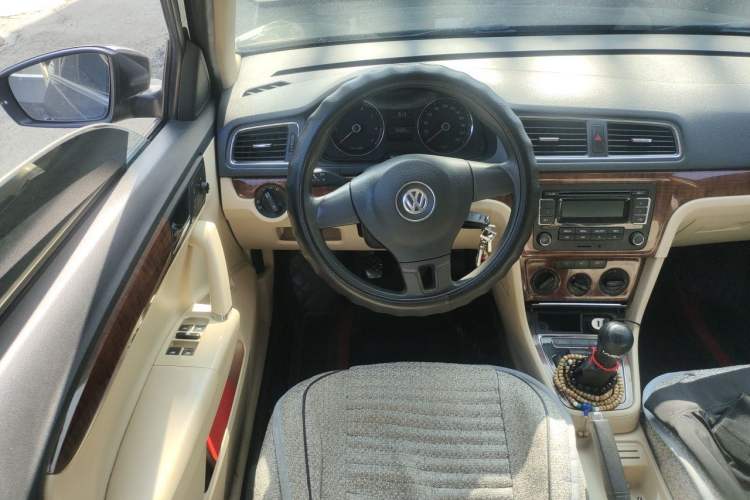 Used Volkswagen Lavida 2013 1.6L Manual Comfort Edition Steering Wheel