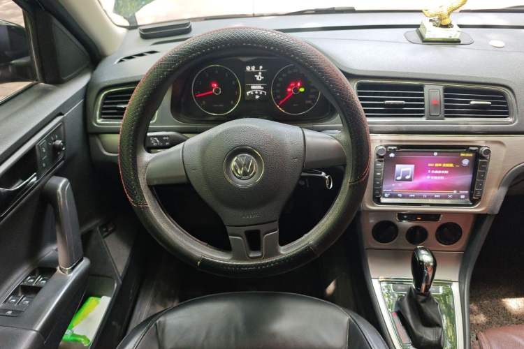 Used Volkswagen Lavida 2013 Restyled Classic 1.6L Automatic Comfort Edition Steering Wheel