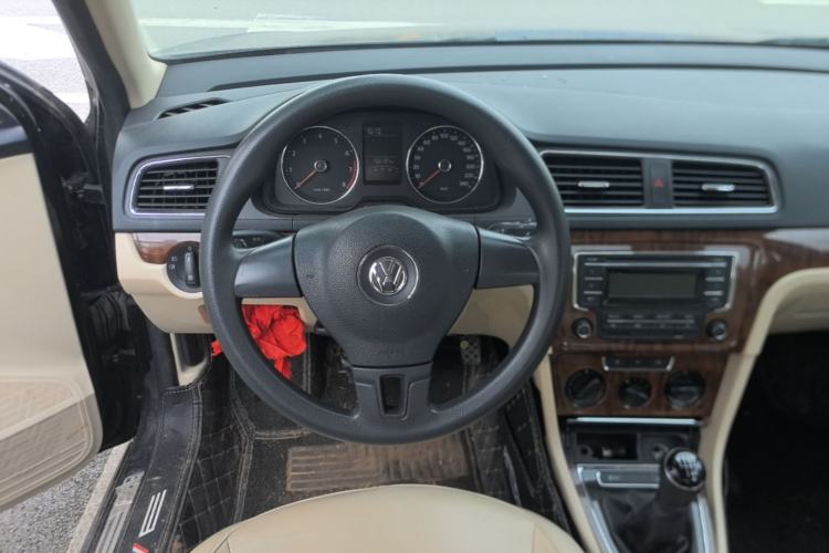 Used Volkswagen Lavida 2013 Restyled Classic 1.6L Manual Comfort Edition Steering Wheel