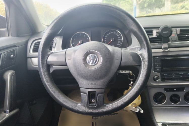 Used Volkswagen Lavida 2013 Restyled Classic 1.6L Manual Comfort Edition Steering Wheel