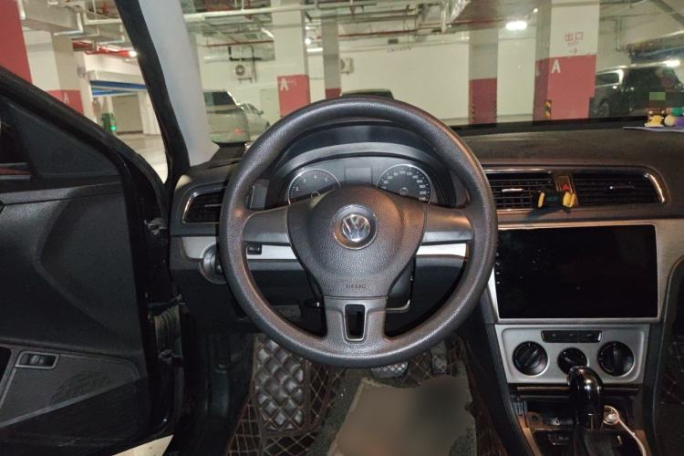 Used Volkswagen Lavida 2013 Revised Version 1.4 TSI DSG Comfort Edition Steering Wheel