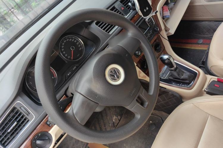 Used Volkswagen Lavida 2013 1.4TSI DSG Comfort Edition Steering Wheel