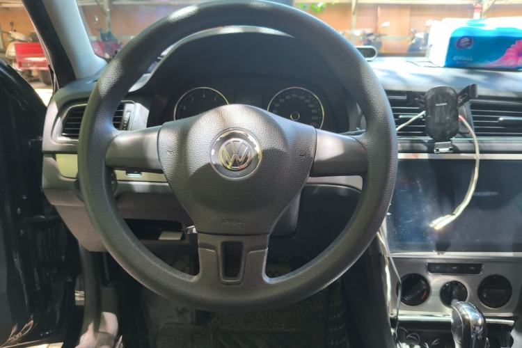 Used Volkswagen Lavida 2013 Restyled Classic 1.6L Automatic Comfort Edition Steering Wheel