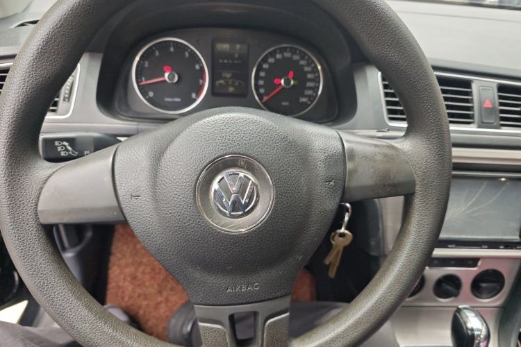 Used Volkswagen Lavida 2013 Restyled Classic 1.6L Automatic Comfort Edition Steering Wheel