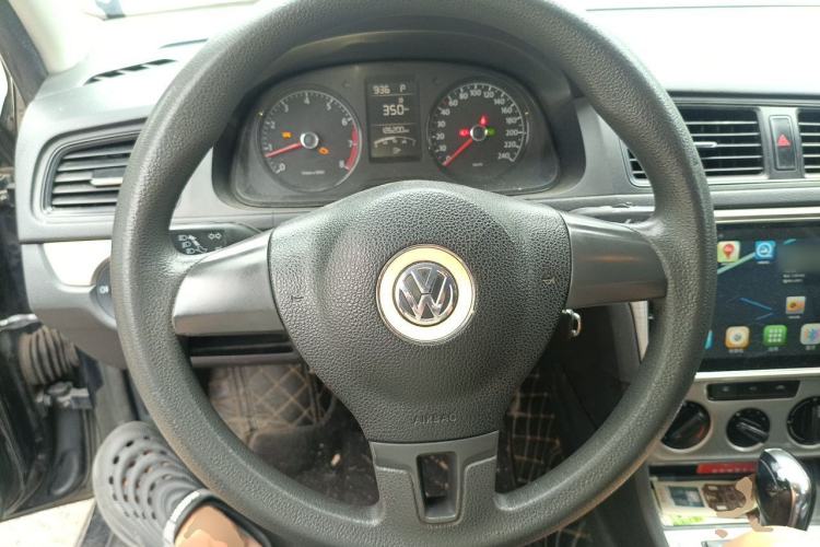Used Volkswagen Lavida 2013 Revised Classic 1.6L Automatic Fashion Edition Steering Wheel