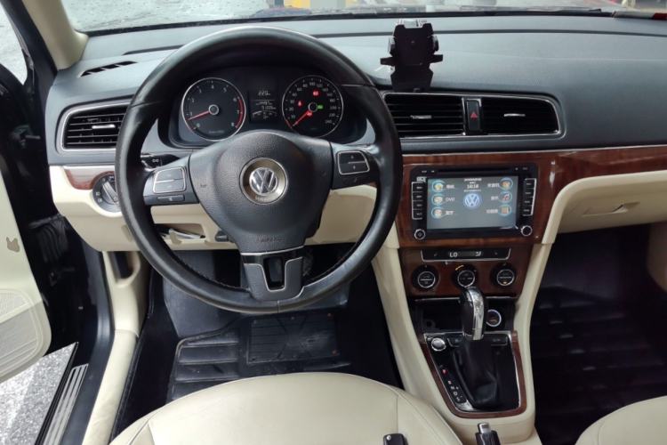 Used Volkswagen Lavida 2013 1.4TSI DSG Luxury Edition Steering Wheel