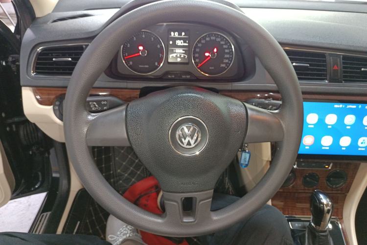 Used Volkswagen Lavida 2013 Restyled Classic 1.6L Automatic Comfort Edition Steering Wheel