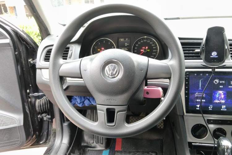 Used Volkswagen Lavida 2013 Restyled Classic 1.6L Automatic Comfort Edition Steering Wheel