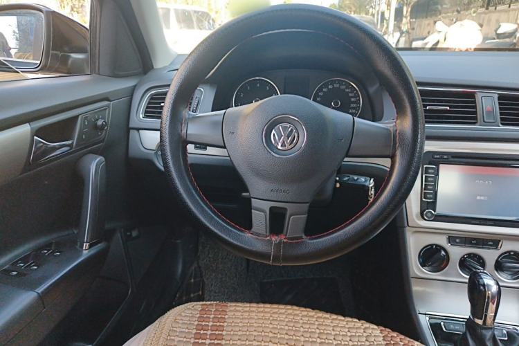 Used Volkswagen Lavida 2013 Revised Version 1.4 TSI DSG Comfort Edition Steering Wheel