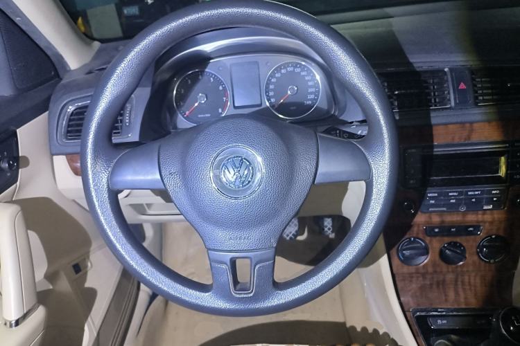 Used Volkswagen Lavida 2013 Restyled Classic 1.6L Manual Comfort Edition Steering Wheel