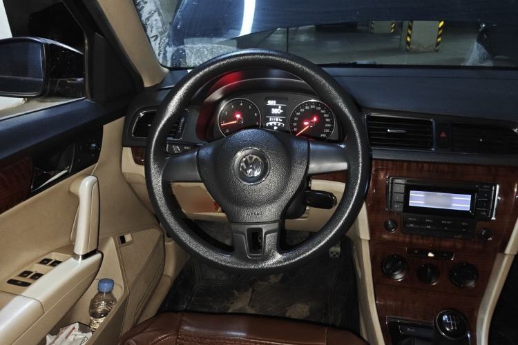 Used Volkswagen Lavida 2013 Restyled Classic 1.6L Manual Comfort Edition Steering Wheel
