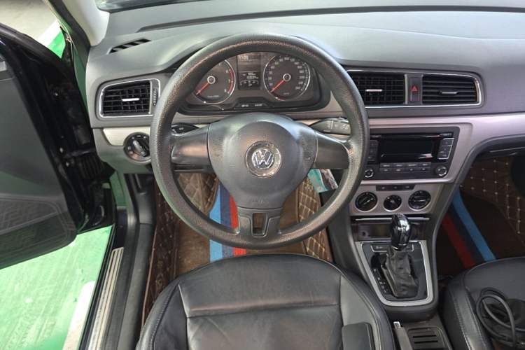 Used Volkswagen Lavida 2013 1.4TSI DSG Comfort Edition Steering Wheel