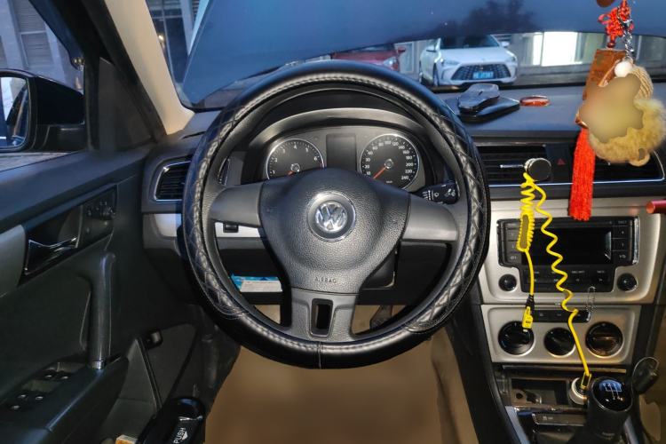 Used Volkswagen Lavida 2013 Restyled Classic 1.6L Manual Comfort Edition Steering Wheel