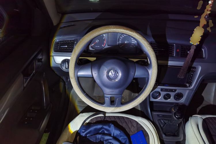 Used Volkswagen Lavida 2013 Revised Classic 1.6L Manual Fashion Edition Steering Wheel